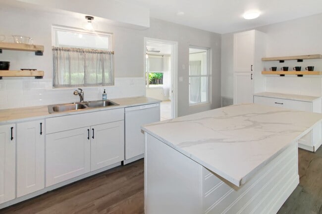 Photo - East Gate Annual Home for Rent
