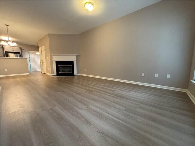 3300 Hidden Cove Cir NW