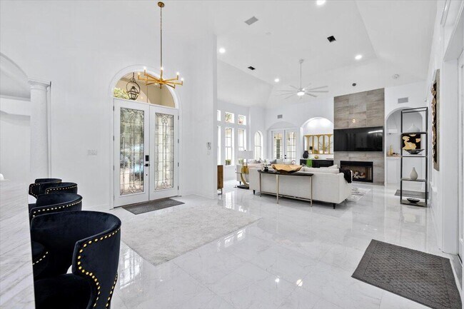 Photo - 1161 Troon Dr N