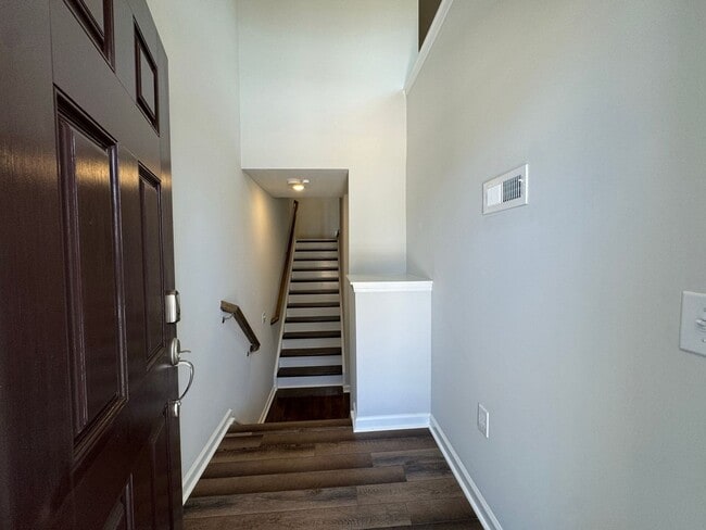 Photo - 370 Devon Clfs Dr