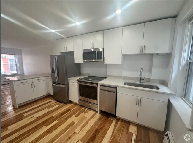Building Photo - 5 Cleveland Pl Unit 2 Rental