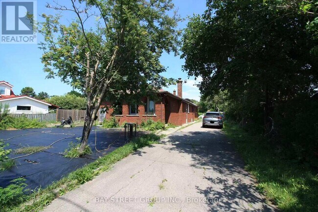 Photo - 12973 Warden Ave.