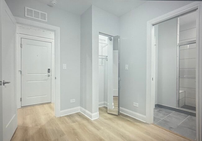 Photo - 1633 W Chase Ave Unit 3m