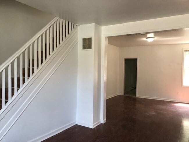 Photo - 3 Bedroom 1 bathroom in Baltimore City