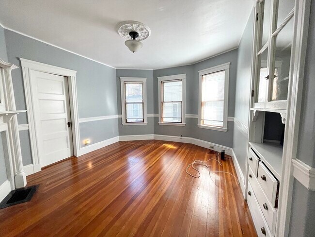 Photo - 18 Romsey St Unit 1