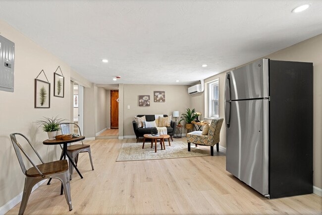 Photo - 47 Roosevelt St Unit 1