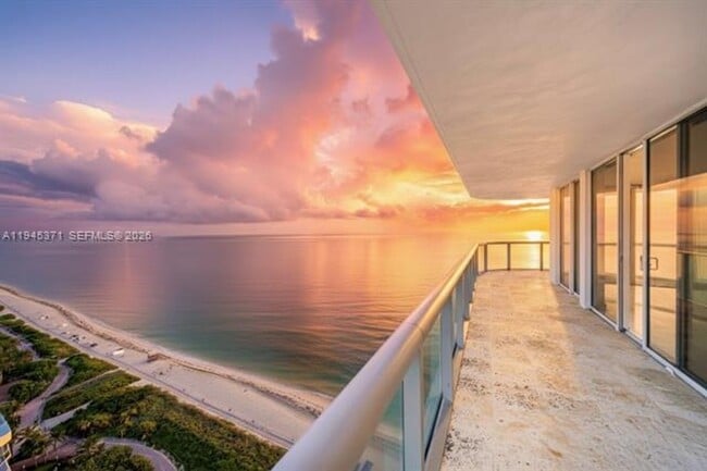 Building Photo - 6365 Collins Ave Unit 6365 Collins Ave appt 2901