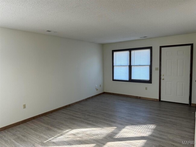 Photo - 101 Sunset Ln