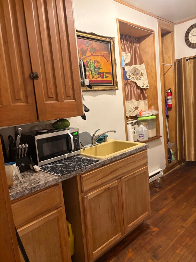 133 N 8th St Unit 1