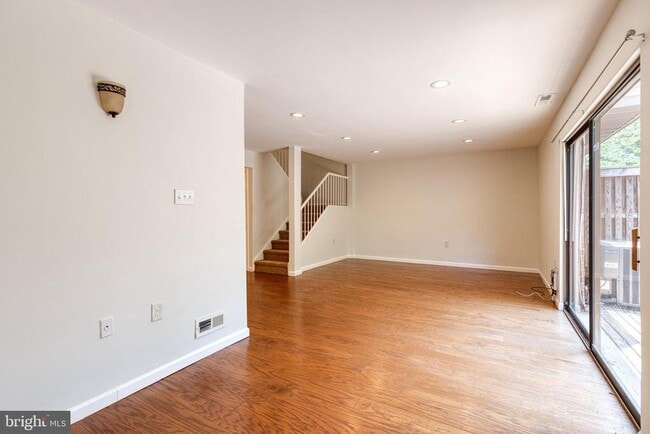 Building Photo - 10564 Cross Fox Ln