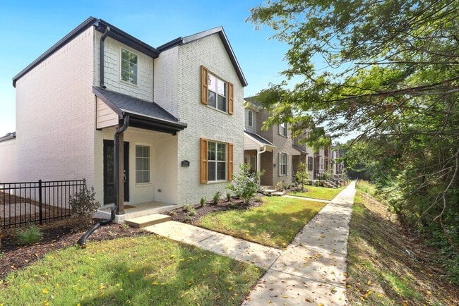 Photo - 2345 E Amherst Aly Unidad ID1221843P