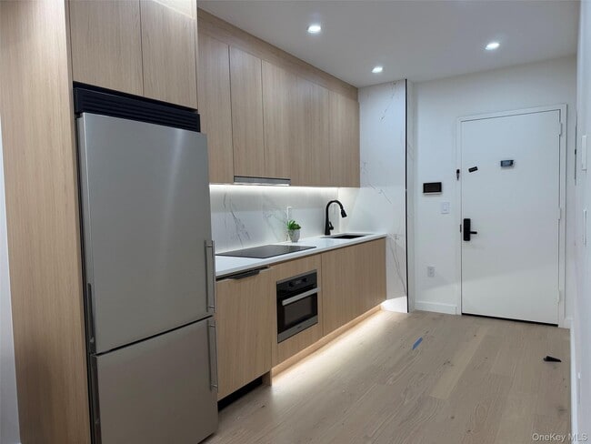 Photo - 168 E 111th St Unit 4E