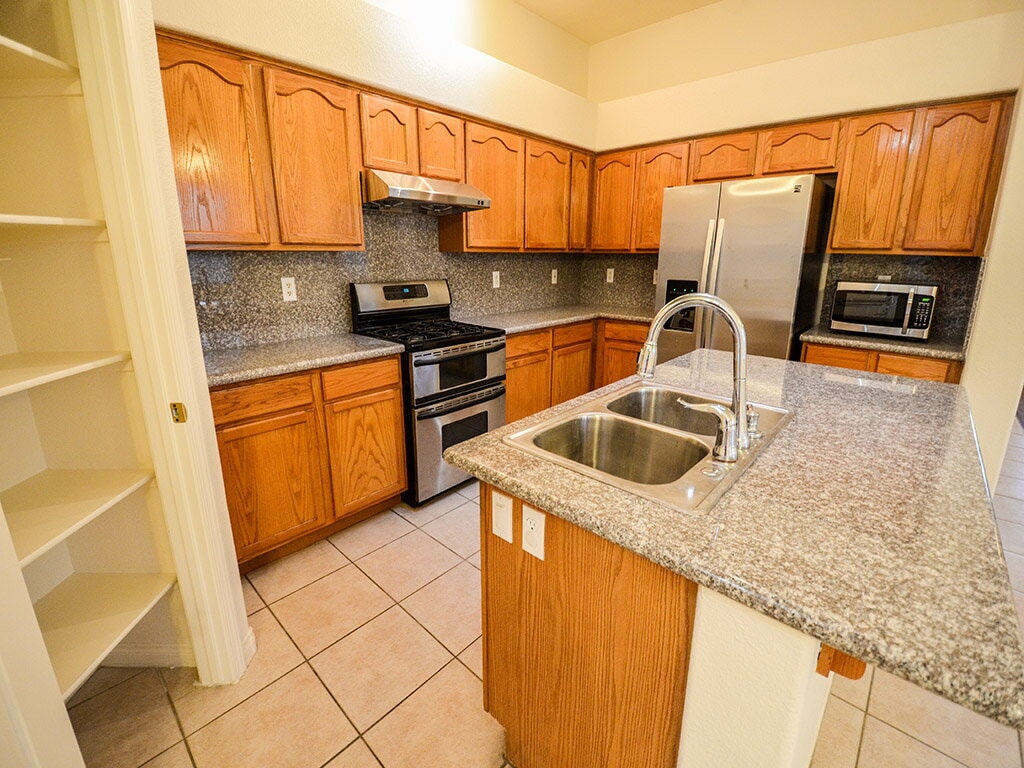 Photo - "Charming 3-Bed Oasis with 2 Baths in Heart of Las Vegas - 1884 Sq Ft of Comfort!"
