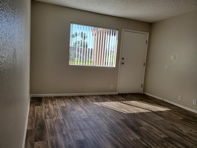 Photo - Catalina Apartments