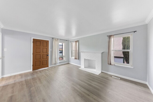 Photo - 617 S Delaware St Townhome