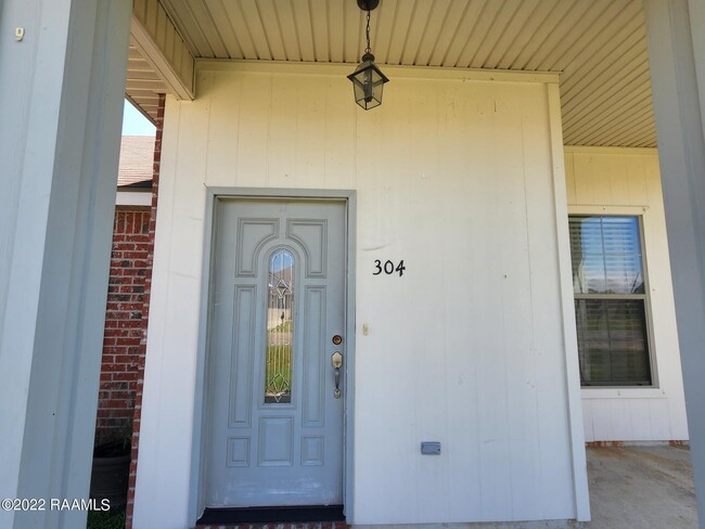 304 Stoneridge Dr