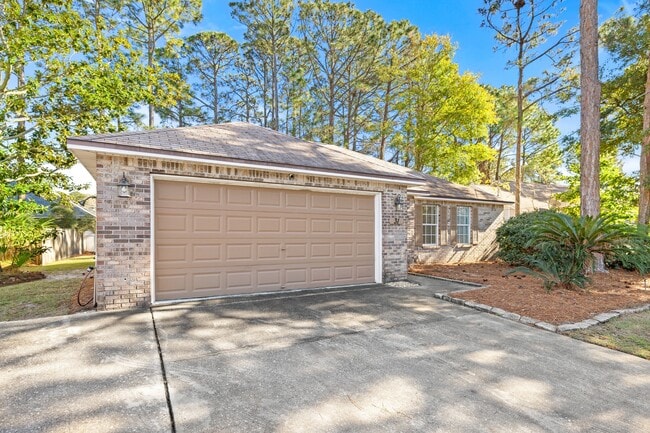 Photo - 31 Bay Walk Ct