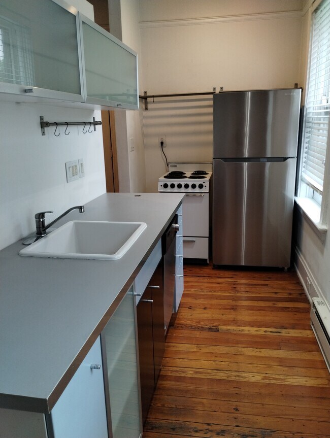 Photo - 3947 Elsmere Ave Unit 1B