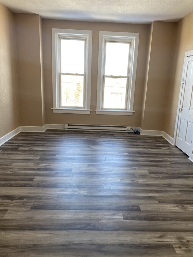 Photo - 1502 Jules St