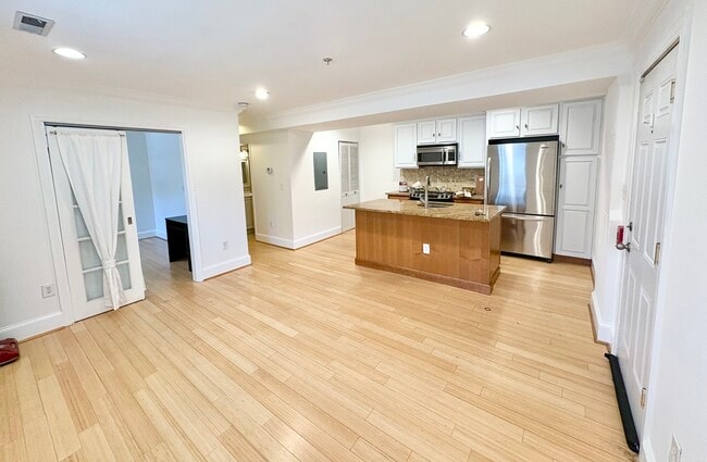 Building Photo - 1663 Newton St NW Unit 1