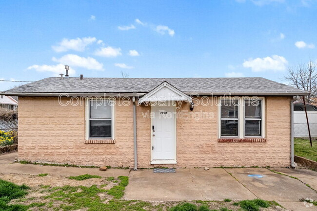 Building Photo - 221 W Felton Ave Rental