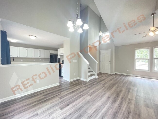 Photo - 537 Mountain Lake Dr