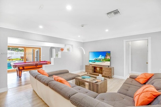 Photo - 5320 NE 16th Terrace