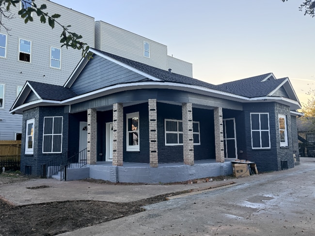 Photo - 1519 McKee St Unit 4