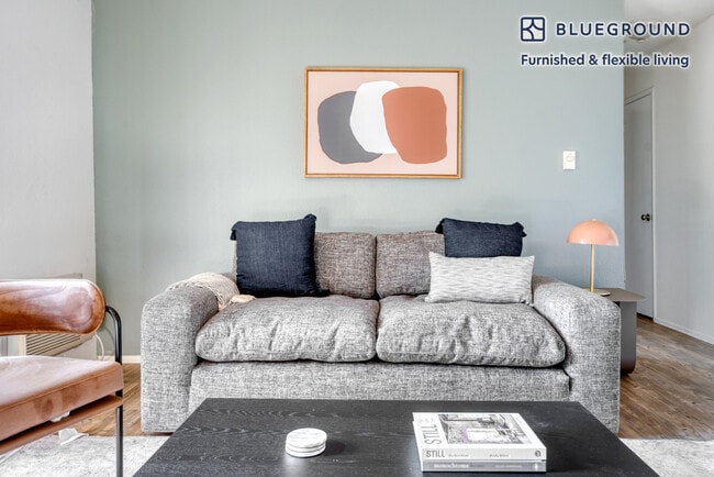 Photo - 1600 Villa St Unidad FL3-ID1141