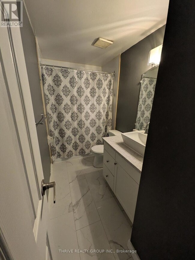 Photo - 47 - 577 THIRD STREET