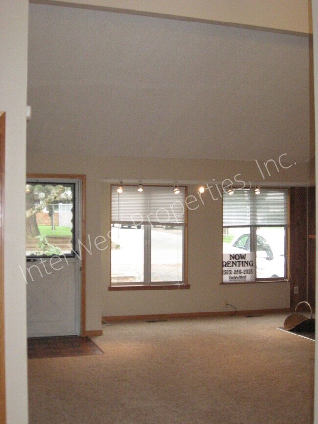 Photo - 3 Bed 2 Bath Beaverton Home with big backyard, storage shed, A/C and fireplace!!