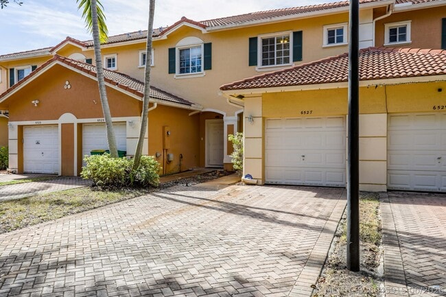 Photo - 6527 Catalina Ln