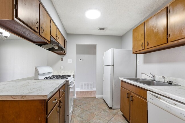 Photo - Beautiful 3-Bed, 2-Bath Home in Marrero – ...