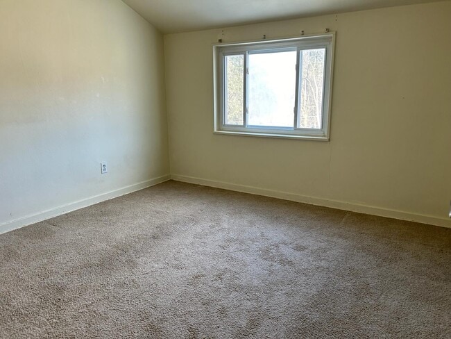 Photo - 464 Elias Dr