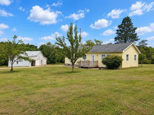 Photo - 10135 Sampson Rd