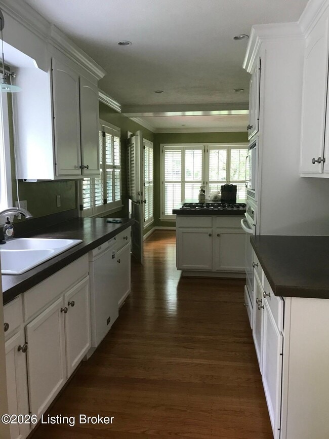 Photo - 401 Winton Ln