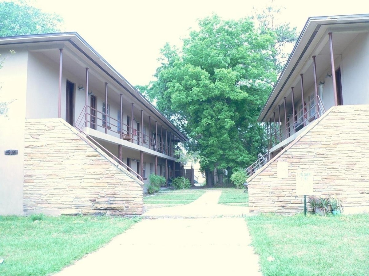 Photo - Case De Marco Apartments