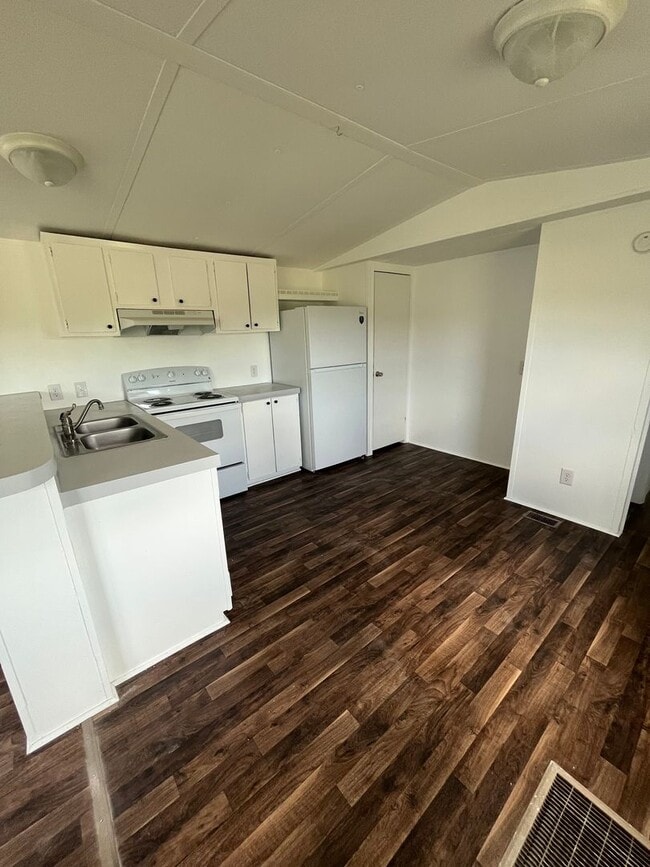 Photo - 2 BR, 2 BA single-wide in Pikeville *LAWN CARE INCLUDED*