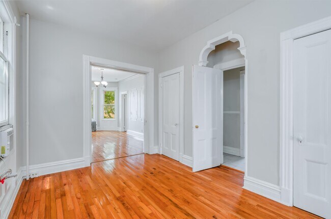 Photo - 100 Clerk St Unit 2