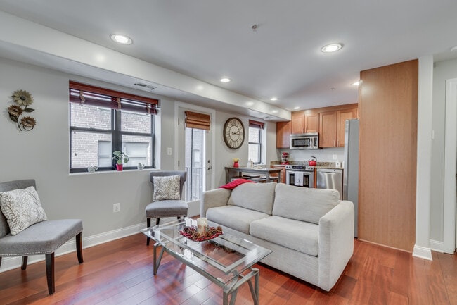 Great open floor plan from kitchen to living room - 1354 Euclid St NW Unit 402B