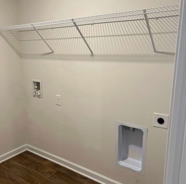 Photo - 328 Sandbach Rd