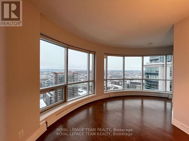 Photo - 234 Rideau St Unit 2503