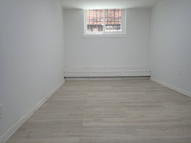 Photo - 663 E 94th St Unidad 1