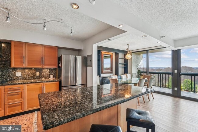 Building Photo - 7401 Westlake Terrace Unit 1502