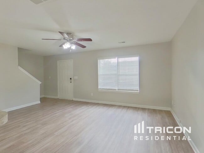 Photo - 325 Hampton Ridge Dr