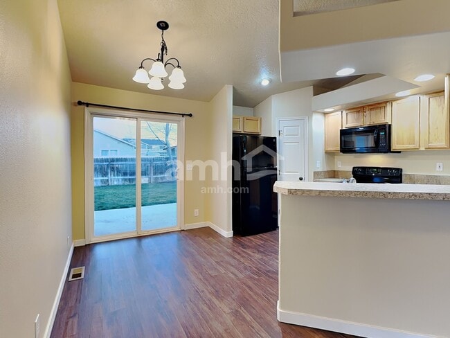 Photo - 4707 Oxbow Ave