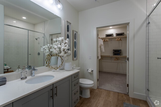 1 BR, 1 BA - 743 SF