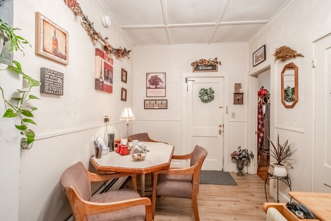 Photo - 6-8 Oxford Street