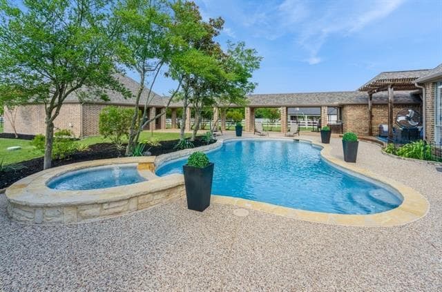 Building Photo - 819 Equestrian Dr Rental