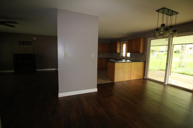 Photo - 133 Youngridge Dr
